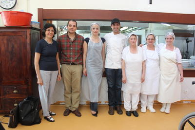 Chefe Luis Machado cozinha para utentes do Lar S. José e cantina social (VÍDEO) Chefe Luis Machado cozinha para utentes do Lar S. José e cantina social (VÍDEO)