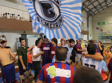 Claque abandona jogo em protesto com falta de atitude da equipa (VIDEO)