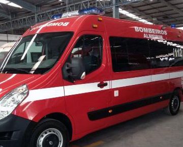 Nova ambulância para bombeiros de Almeirim
