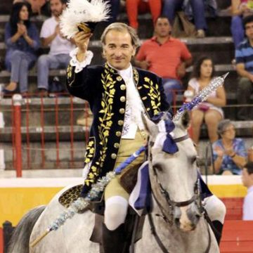 João Salgueiro regressa João Salgueiro regressa