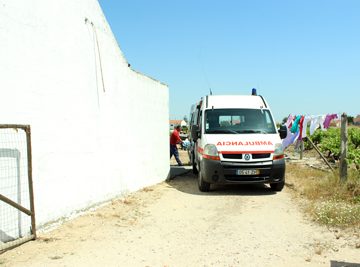 Homem aparece morto em Fazendas de Almeirim Homem aparece morto em Fazendas de Almeirim