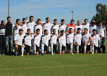 Paço dos Negros sem amarelos segue. Benfica perde mas passa