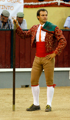 Corrida da Família. Grupo Forcados de Vila Franca quer triunfar na arena de Almeirim Corrida da Família. Grupo Forcados de Vila Franca quer triunfar na arena de Almeirim