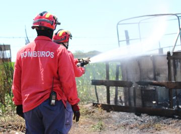 Incêndio rural em Benfica do Ribatejo
