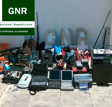 Noticia O Almeirinense: GNR apreende material roubado na cidade