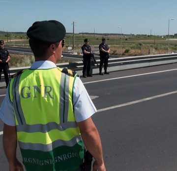 Dois detidos em flagrante a roubar grades de ETAR. Militar ferido com gravidade
