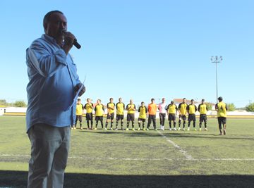 Fazendense já tem treinador até final da temporada. Presidente teme descida (c/vídeo) Fazendense já tem treinador até final da temporada. Presidente teme descida (c/vídeo)