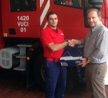 Pedro Ribeiro não cumpre banho e oferece botas aos Bombeiros