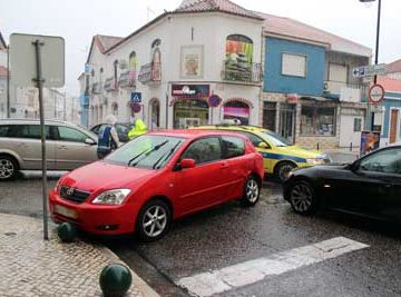 Acidente com três viaturas no centro da cidade