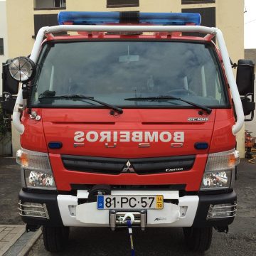 Bombeiros recebem nova viatura Bombeiros recebem nova viatura