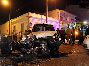 Ferido em acidente com três viaturas envolvidas