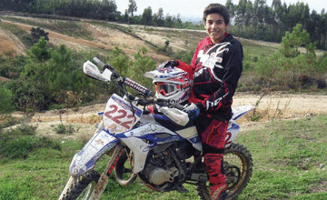 João Duarte com 12 anos corre com grandes