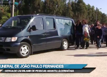 Cemitério cheio no funeral de João Paulo Fernandes (Video)