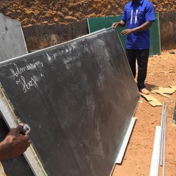 Quadros da escolas de Almeirim chegam à Guiné Quadros da escolas de Almeirim chegam à Guiné