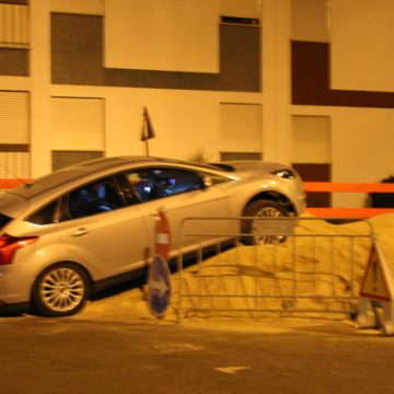 Carro despista-se no recinto da picaria (VIDEO) Carro despista-se no recinto da picaria (VIDEO)