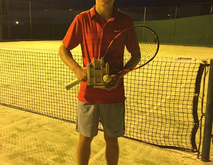 Tenista de Almeirim vence torneio sub-16 na Batalha