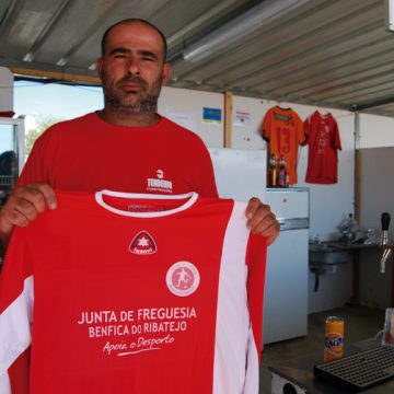 Guerras políticas prejudicam. Benfica regressa ao Distrital Guerras políticas prejudicam. Benfica regressa ao Distrital