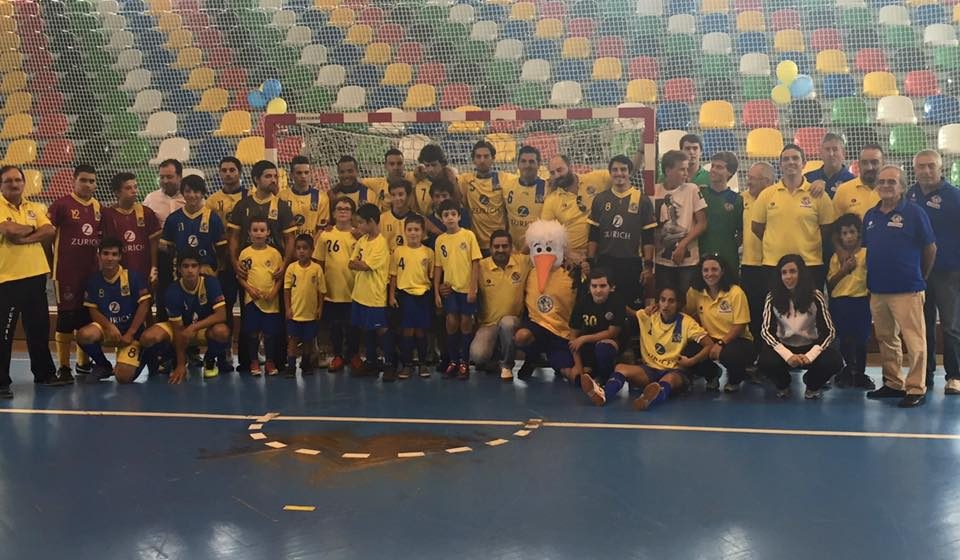 Futalmeirim junta familia do futsal