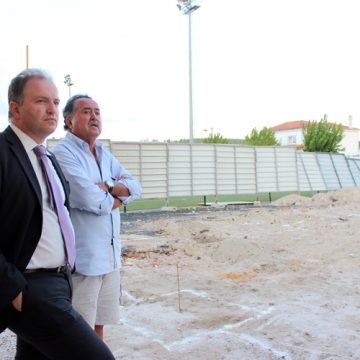 Câmara vai construir dois novos campos de futebol em Fazendas de Almeirim (VIDEO) Câmara vai construir dois novos campos de futebol em Fazendas de Almeirim (VIDEO)