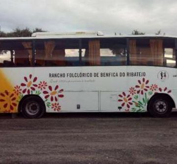 Autocarro do Rancho de Benfica à venda na internet