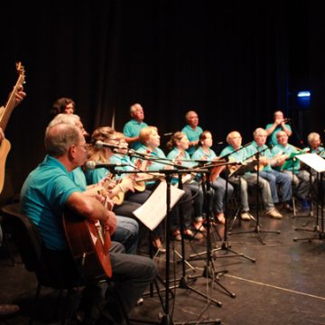 Cavaquinhos do Orfeão de Almeirim estreiam-se no Cine-Teatro