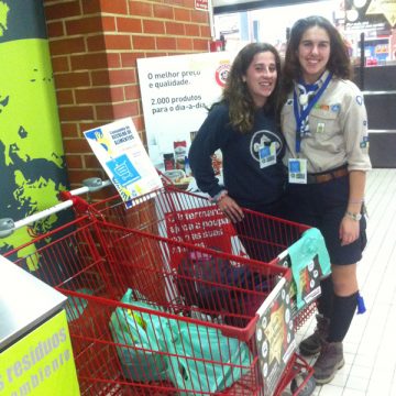 Grupo Mãos Dadas realiza recolha de Alimentos