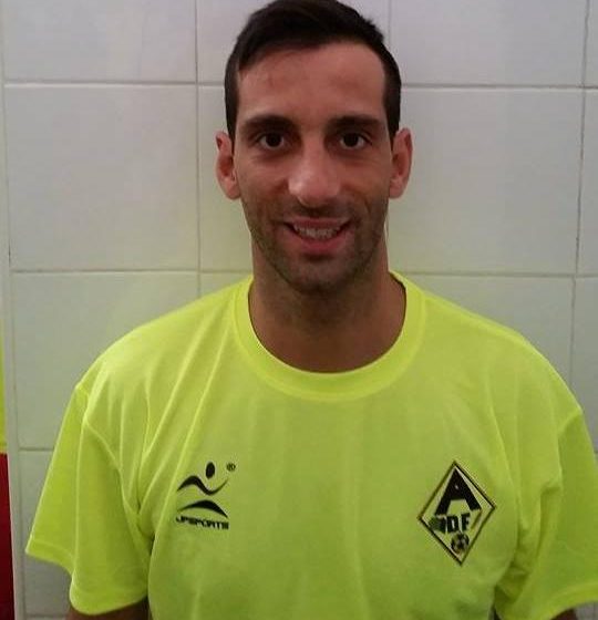 Chaparro reforça Caixeiros. Fazendense só com um guarda-redes