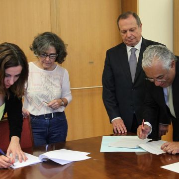 Almeirinense assina acordo para formar governo