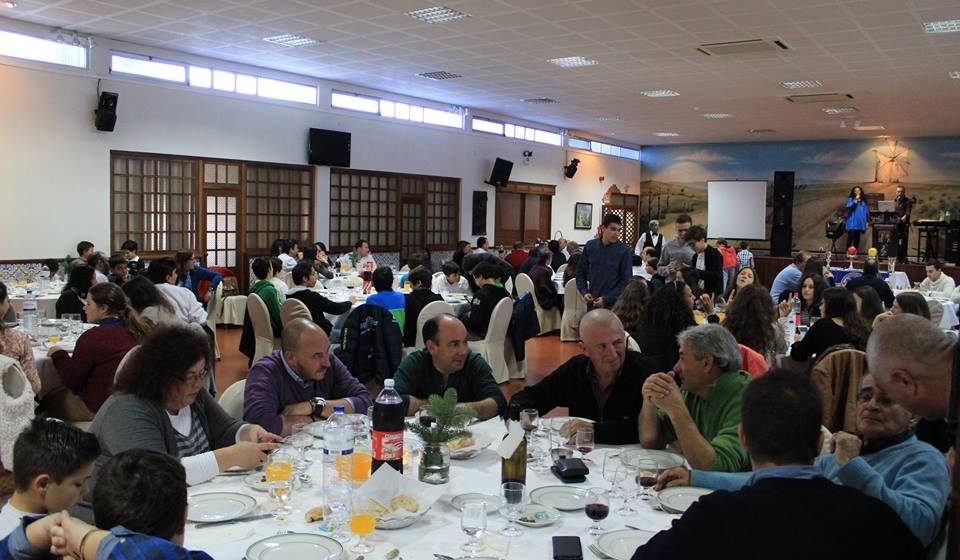 Futalmeirim entrega bens alimentares à Junta de Almeirim e Fazendas