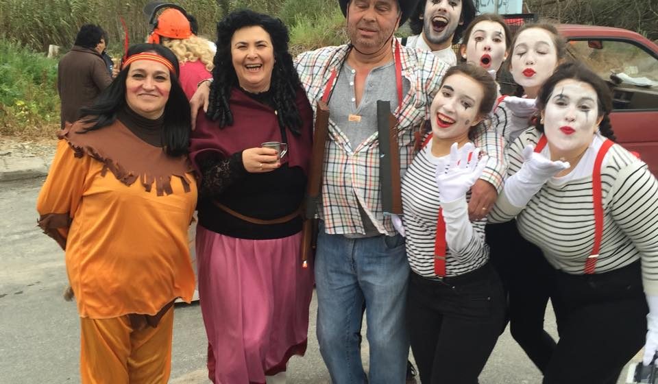 Raposa sai à rua para festejar Carnaval