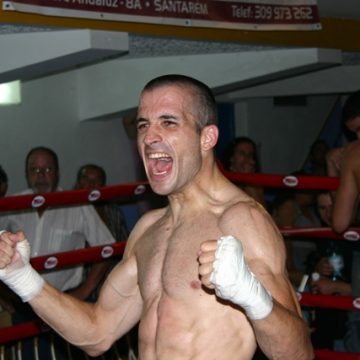 Atleta do Muay Thai do CADCA no Mundial