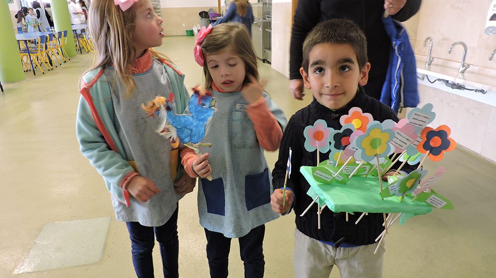 Escolas das Fazendas assinalam Dia da Família e da Flor