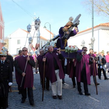 Procissões em honra de Nossa Senhora das Dores e Senhor dos Passos com muitos fieis