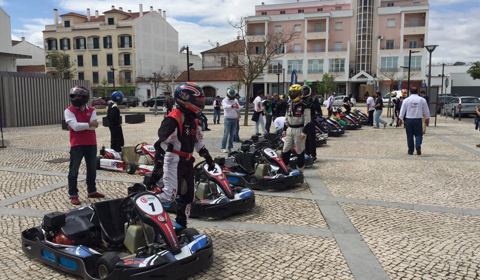 Karts conquistam asfalto em Almeirim