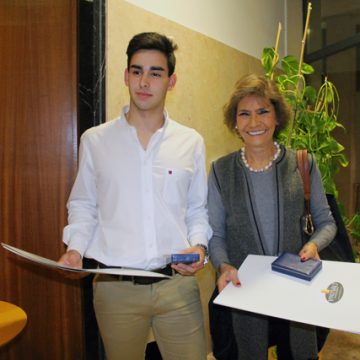 Câmara Municipal distingue Maria do Amparo Cid e Frederico Neves (c/vídeo) Câmara Municipal distingue Maria do Amparo Cid e Frederico Neves (c/vídeo)