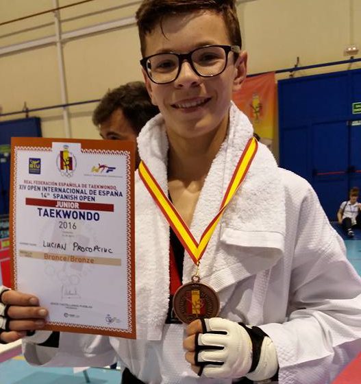 Atleta dos 20 km alcança bronze em combate de classe mundial