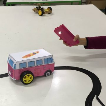 Quer construir um carro que segue a Luz ou um fantasminha colorido?