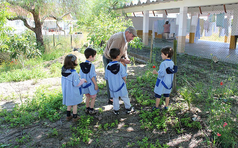 Visita do Colégio Conde de Sobral ao Lar São José Visita do Colégio Conde de Sobral ao Lar São José