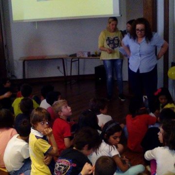 “A Kelembra Esqueceu” para os alunos de Almeirim