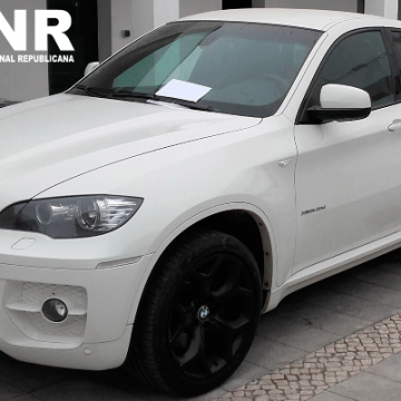 Apanhado com arma ilegal e carro roubado em Almeirim
