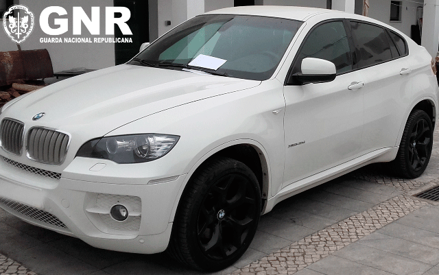 Apanhado com arma ilegal e carro roubado em Almeirim Apanhado com arma ilegal e carro roubado em Almeirim