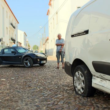 Acidente provoca dois feridos no bairro da Tróia