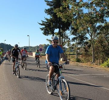 GNR “ensina” a andar de bicicleta