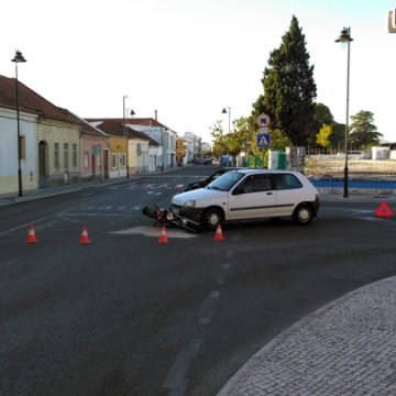 Acidente com moto provoca um ferido