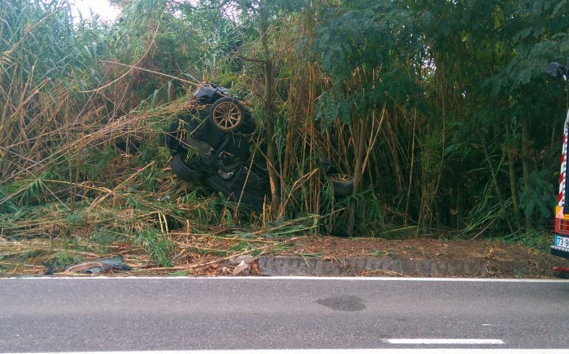 Despiste na estrada do campo provoca ferido grave Despiste na estrada do campo provoca ferido grave