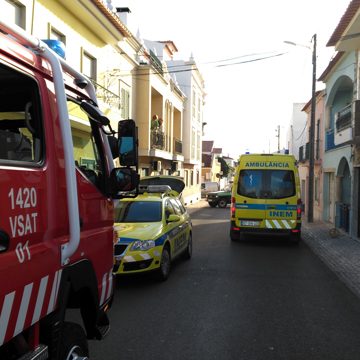 Homem ferido em despiste de moto