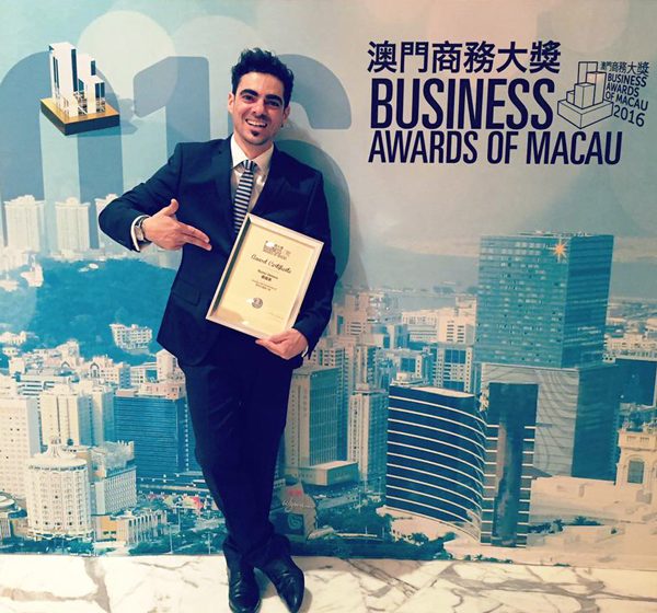 Almeirinense recebe prémio em Macau