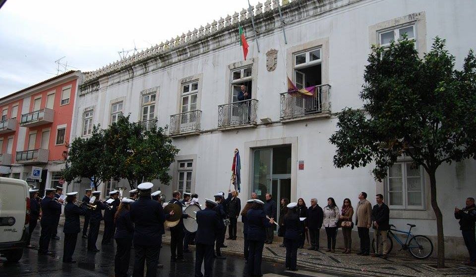 Banda Marcial acorda Presidente no regresso do feriado