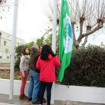 Bandeira hasteada na Escola Básica Febo Moniz
