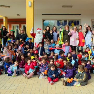 Pai Natal distribui Caralhotas (vídeo)